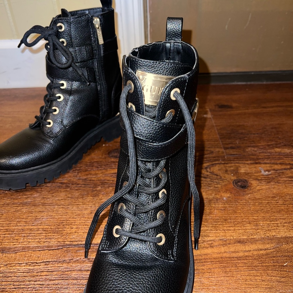 Guess Black Leather Gold Accent Lace Up Zip Moto Combat Ankle Boots Size 6.5 - Picture 5 of 13